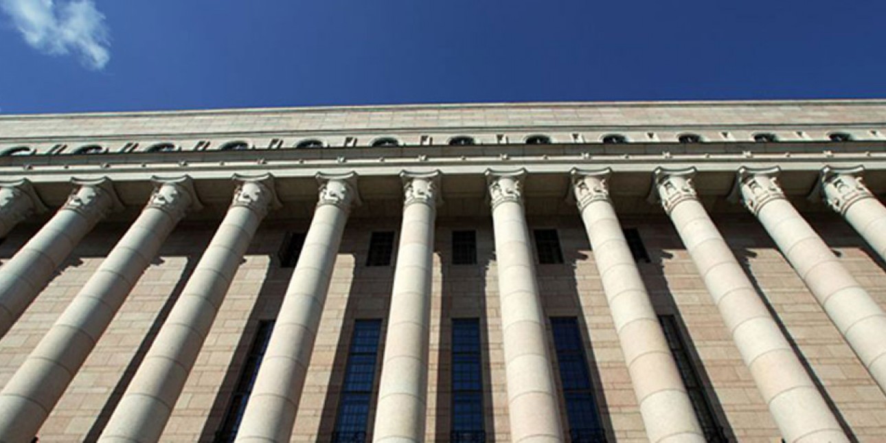 Kuva eduskuntatalosta