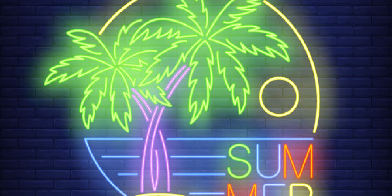 Musta pohja, neonvärisiä palmuja ja teksti "summer"