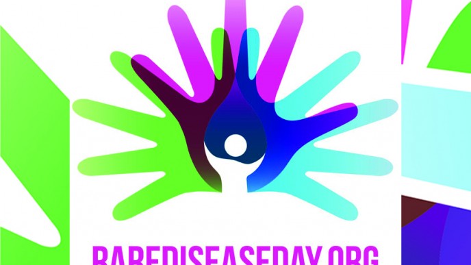 Lähikuva piirretyistä käsistä, joissa vihreää ruskeaa pinkkiä violettia vaalean- ja tummansinistä, logo Rarediseaseday.org