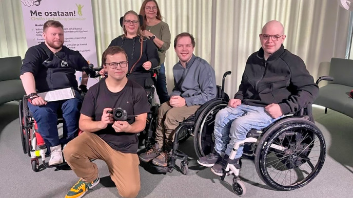 ESR+ -hankkeen henkilöitä yhteiskuvassa