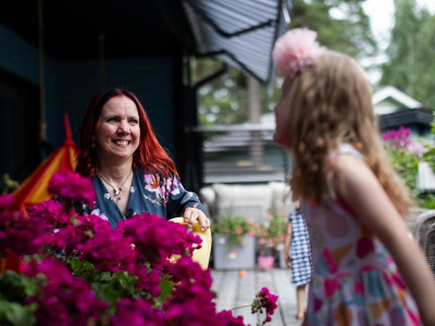 Haave äitiydestä toteutui hedelmöityshoidoilla